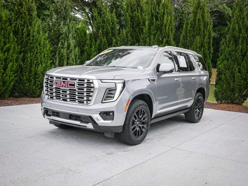 Used 2026 GMC Yukon Denali w/ Sun & Power Step Package AWD/4WD image 5
