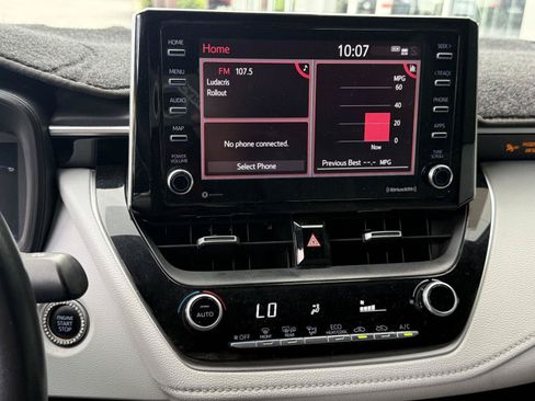 Used 2021 Toyota Corolla SE FWD image 16