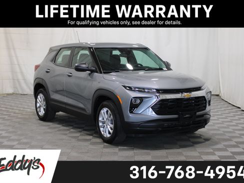 Used 2024 Chevrolet TrailBlazer LS w/ LS Confidence Package FWD image 1
