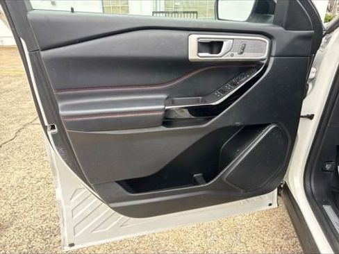 Used 2023 Ford Explorer ST-Line w/ Class IV Trailer Tow Package image 11