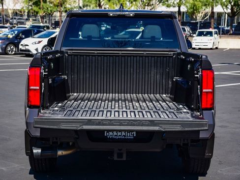 Certified 2025 Toyota Tacoma SR5 image 31