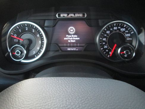 Used 2019 RAM 1500 Big Horn image 10