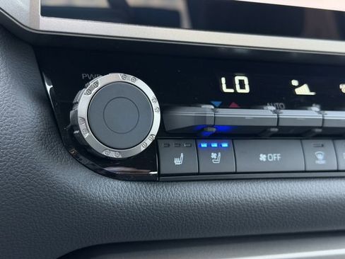 New 2026 Toyota Tundra Limited AWD/4WD image 22