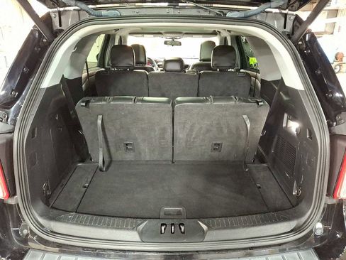 Used 2022 Ford Explorer XLT w/ Equipment Group 202A image 30