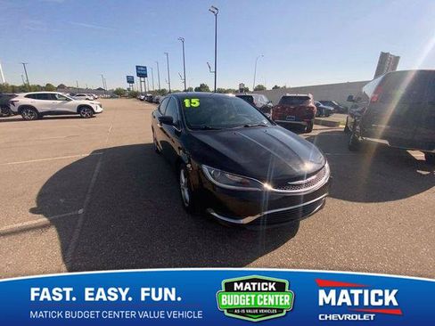 Used 2015 Chrysler 200 Limited w/ Convenience Group FWD image 1