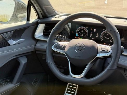New 2026 Volkswagen Tiguan SE R-Line AWD/4WD image 7
