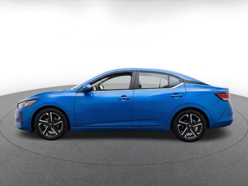 Used 2025 Nissan Sentra SV FWD image 4