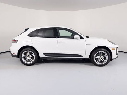 Certified 2026 Porsche Macan AWD/4WD image 12