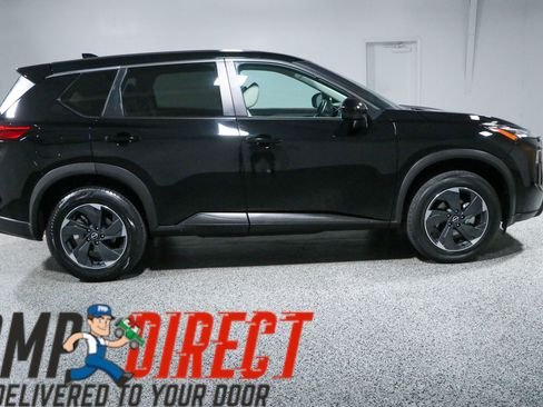 Used 2024 Nissan Rogue SV FWD image 6