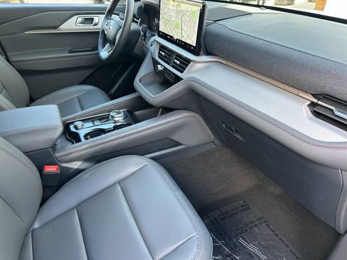 New 2026 Ford Explorer Active w/ Active Comfort Package image 17