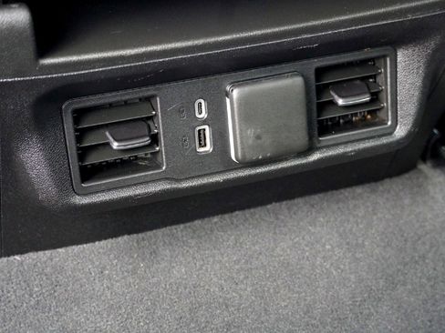 Used 2024 GMC Sierra 1500 SLE image 28