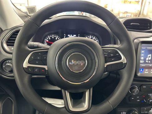 Used 2023 Jeep Renegade Latitude image 14