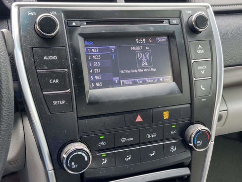 Used 2017 Toyota Camry LE image 15