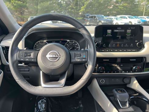 Used 2023 Nissan Rogue SL w/ SL Premium Package image 31