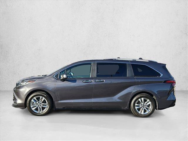 Used 2025 Toyota Sienna Limited FWD image 9