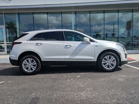 New 2026 Cadillac XT5 Luxury AWD/4WD image 3