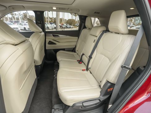 Used 2023 INFINITI QX60 Luxe image 18