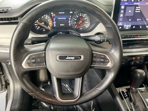 Used 2022 Jeep Compass Limited AWD/4WD image 11