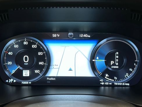 Used 2018 Volvo XC60 T8 R-Design w/ Convenience Package image 27