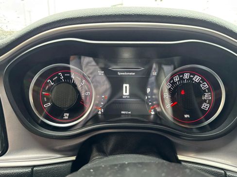 Used 2019 Dodge Challenger SXT image 14