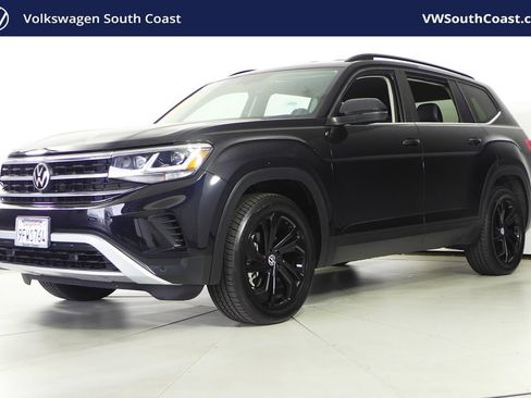 Used 2023 Volkswagen Atlas SE w/ Black Wheel Package FWD image 1