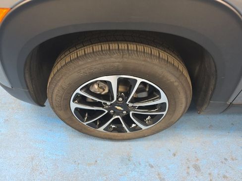 Certified 2025 Chevrolet TrailBlazer LT AWD/4WD image 14