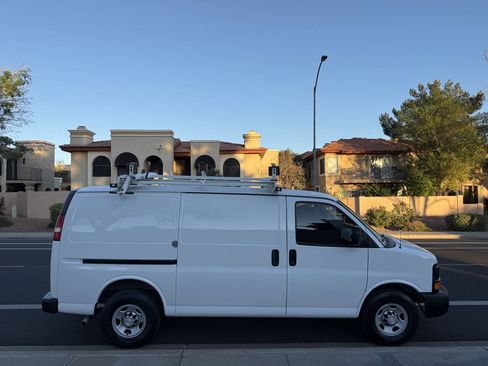 Used 2014 Chevrolet Express 2500 image 4