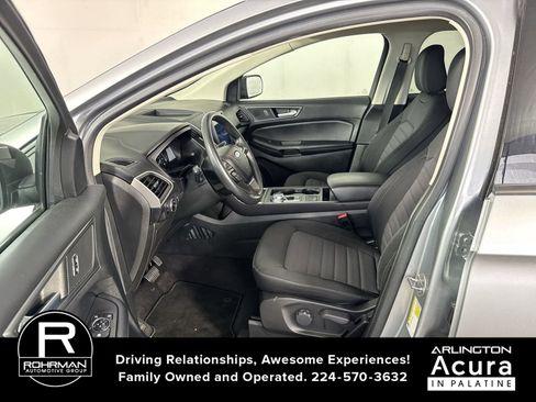 Used 2023 Ford Edge SE image 4