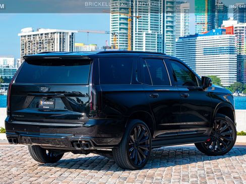 Used 2025 Cadillac Escalade V image 4