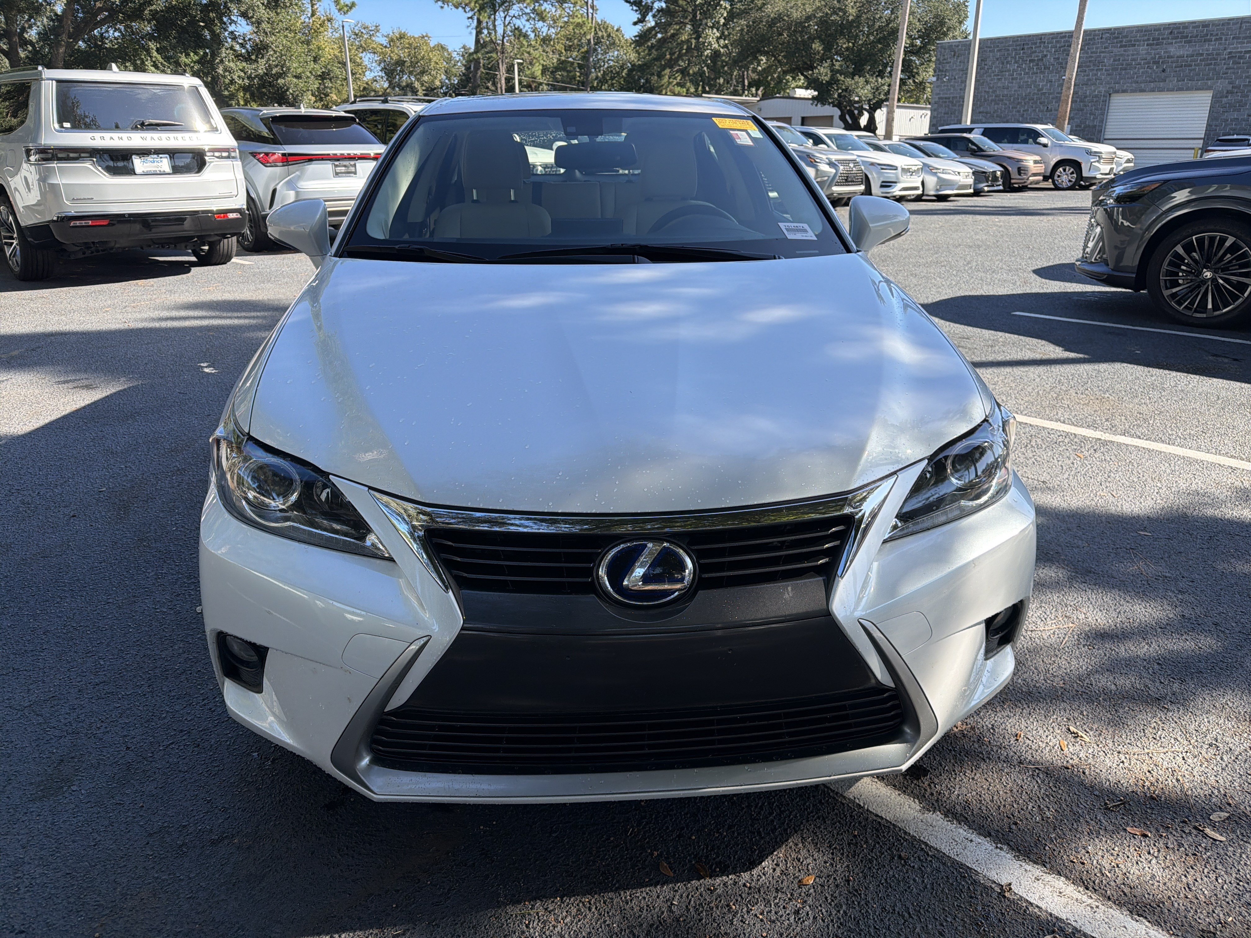 Used 2015 Lexus CT 200h w/ Navigation Package FWD image 3