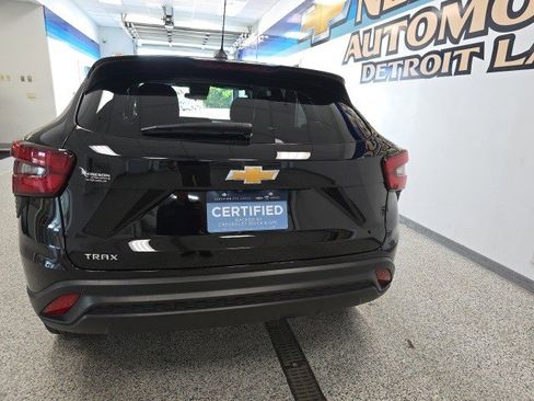 Certified 2024 Chevrolet Trax LS w/ Driver Confidence Package image 12