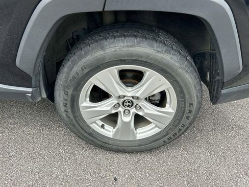 Used 2021 Toyota RAV4 XLE FWD image 12