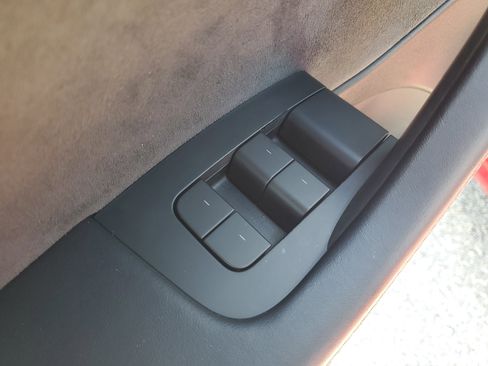 Used 2023 Tesla Model 3 Standard Range image 9