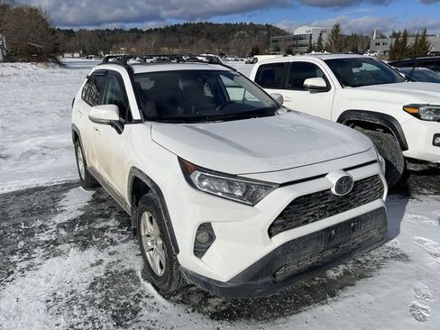 Used 2019 Toyota RAV4 XLE image 1