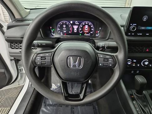 Certified 2025 Honda Accord LX image 22