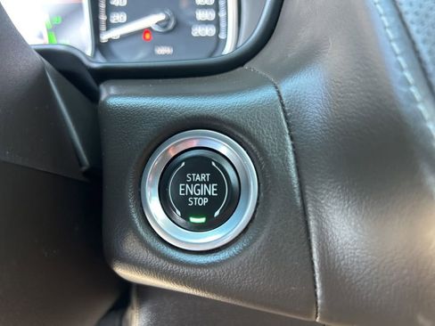 Used 2021 GMC Yukon SLT w/ SLT Luxury Plus Package image 24