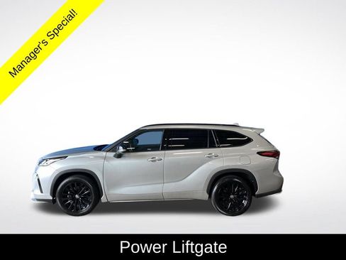 Used 2025 Toyota Highlander XSE AWD/4WD image 15