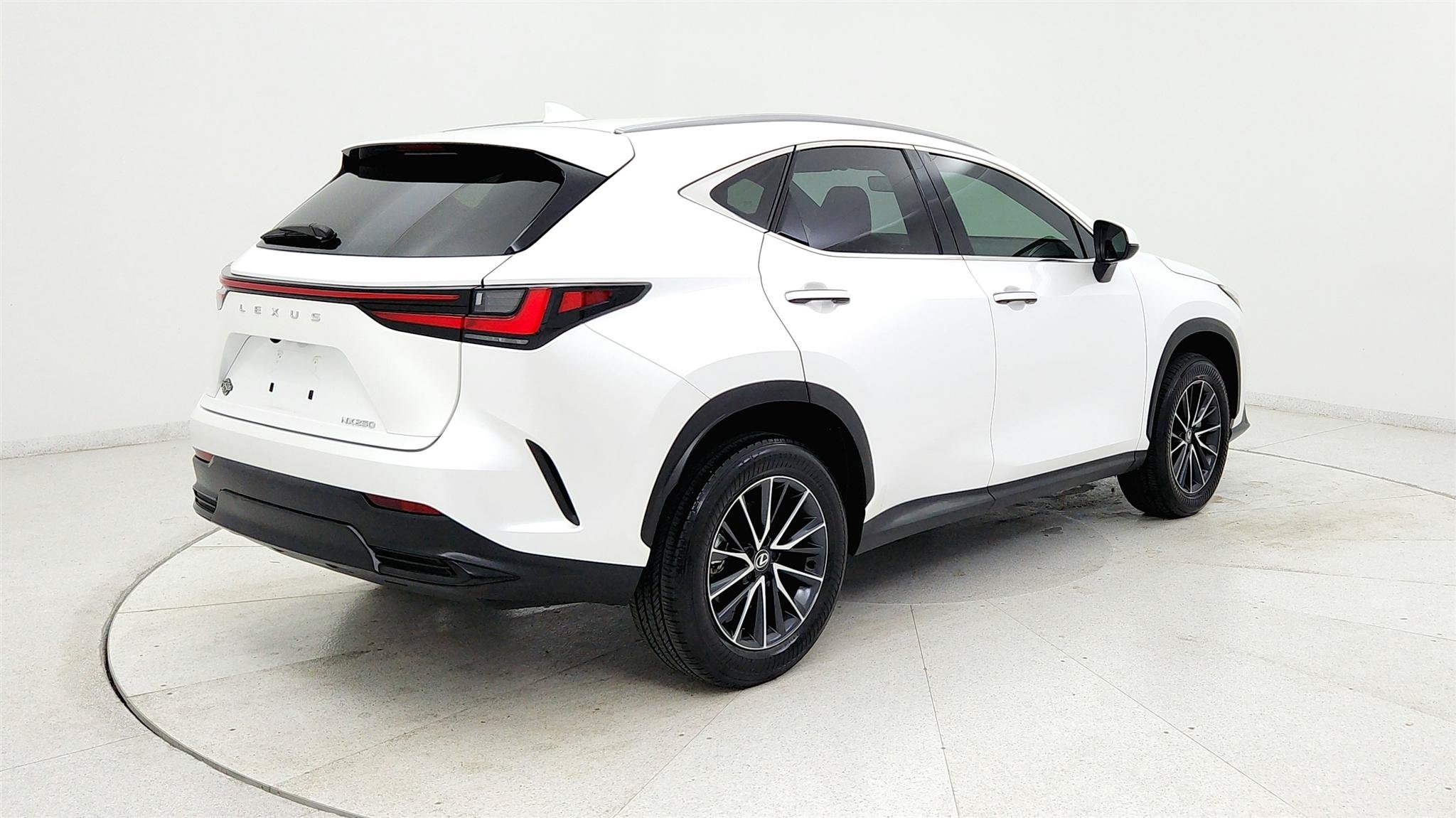 Used 2024 Lexus NX 250 FWD w/ Towing Package (2000 Lbs) image 5