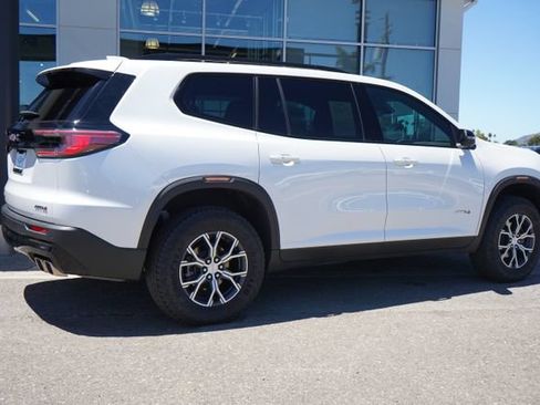 Used 2025 GMC Acadia AT4 AWD/4WD image 9