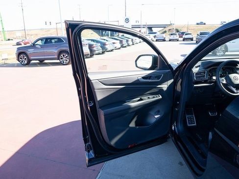 New 2026 Volkswagen Atlas Cross Sport SEL Premium R-Line image 11