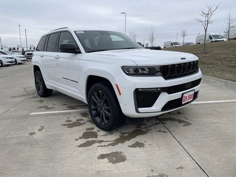 New 2026 Jeep Grand Cherokee Limited Reserve image 8