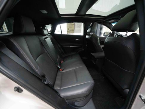 Used 2023 Toyota Venza Limited AWD/4WD image 25