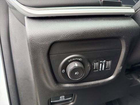 Used 2024 Jeep Grand Cherokee Limited AWD/4WD image 14