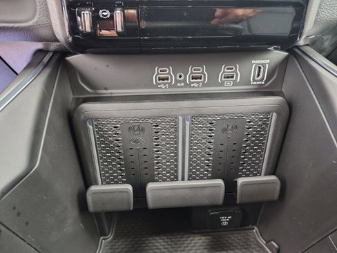 New 2026 RAM 1500 Laramie w/ Night Edition image 39