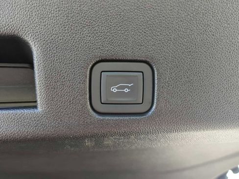 Used 2026 GMC Acadia Elevation w/ Elevation Premium Package FWD image 28