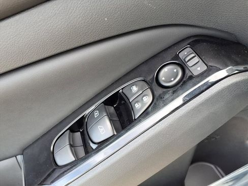 New 2025 Nissan Altima 2.5 SL image 18