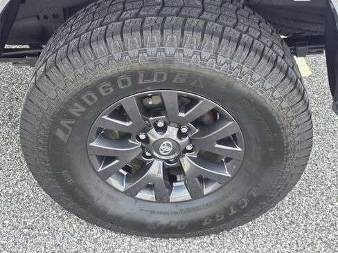 Used 2022 Toyota Tacoma SR5 w/ Technology Package RWD image 31