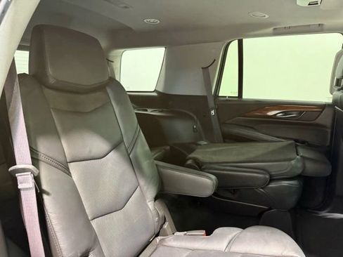 Used 2017 Cadillac Escalade Premium Luxury image 29