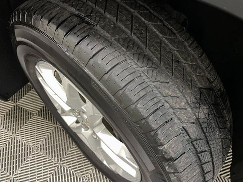 Certified 2018 Chevrolet Traverse LT image 47