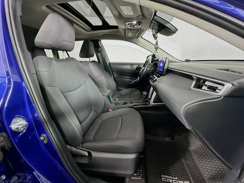 Certified 2023 Toyota Corolla Cross LE w/ Moonroof Package AWD/4WD image 28